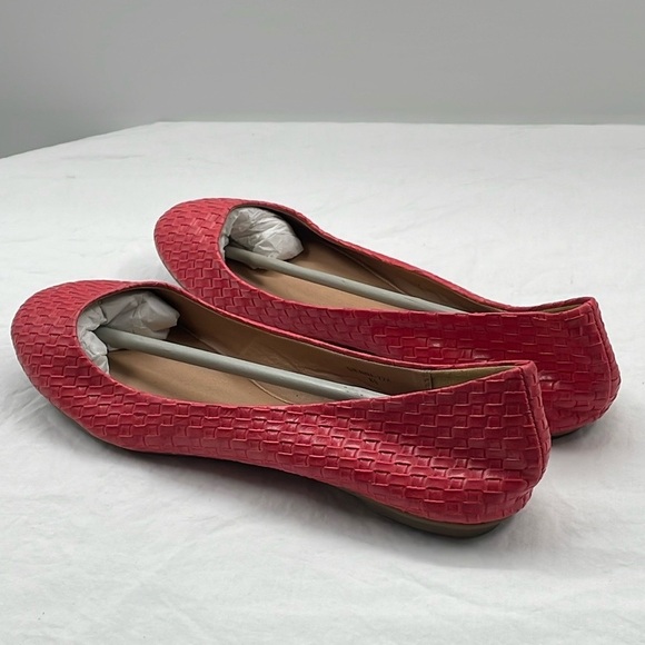 NWOB. Lulus GoMax 8.5 Sienna 22X Red Basketweave Ballet Flats. - Picture 13 of 15